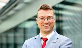 Dr. Lukas Pichler