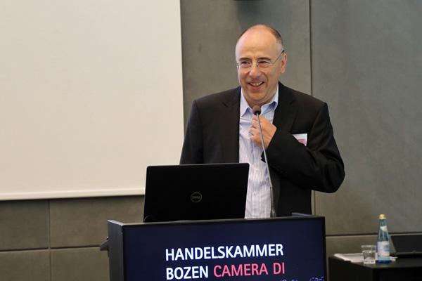 Theo Walcher, amministratore delegato della Distilleria WALCHER S.r.l. Theo Walcher, amministratore delegato della Distilleria WALCHER S.r.l.