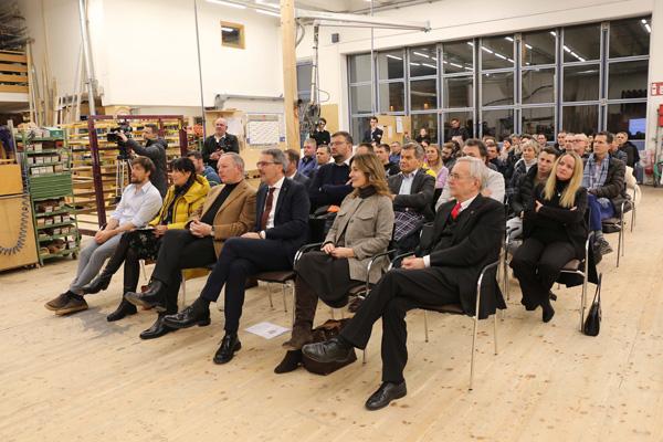 Neujahrstreffs 2023 enden in Dorf Tirol Neujahrstreffs 2023 enden in Dorf Tirol