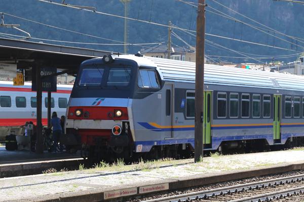 Treno passeggeri Treno passeggeri