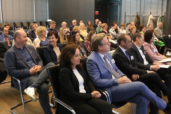 Unternehmensnachfolge sollte frühzeitig geplant werden Unternehmensnachfolge sollte frühzeitig geplant werden