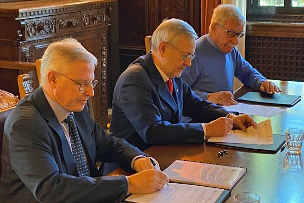 Vereinbarung zwischen der Handelskammer und dem Regierungskommissariat Bozen unterzeichnet