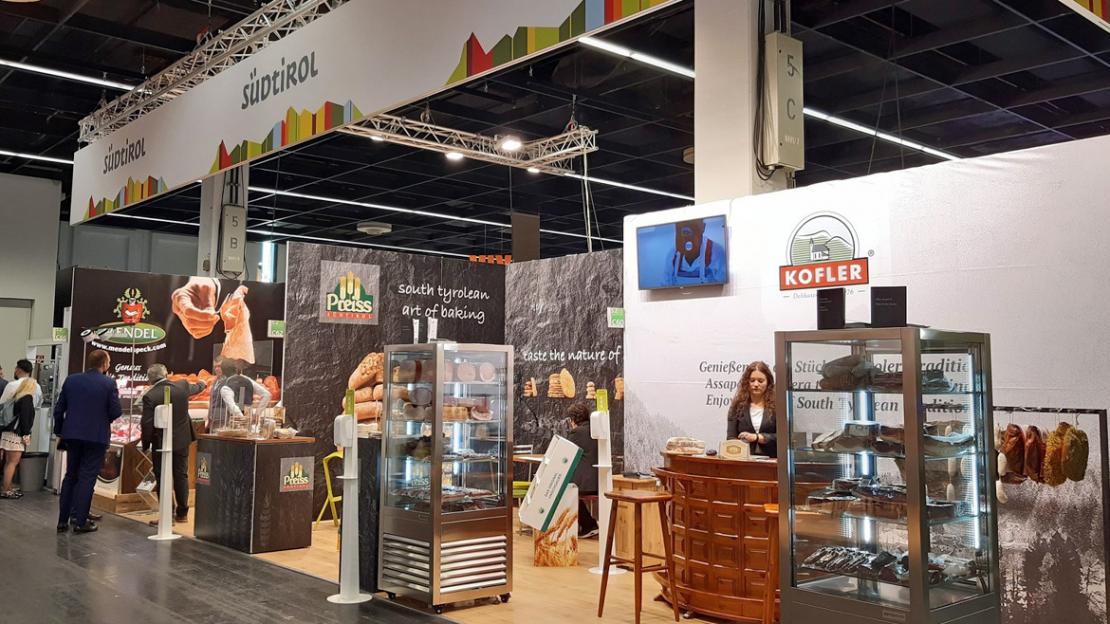 Auf der Nahrungs- und Genussmittel-Ausstellung Anuga in Köln waren 2021 auch Südtiroler Unternehmen vertreten.