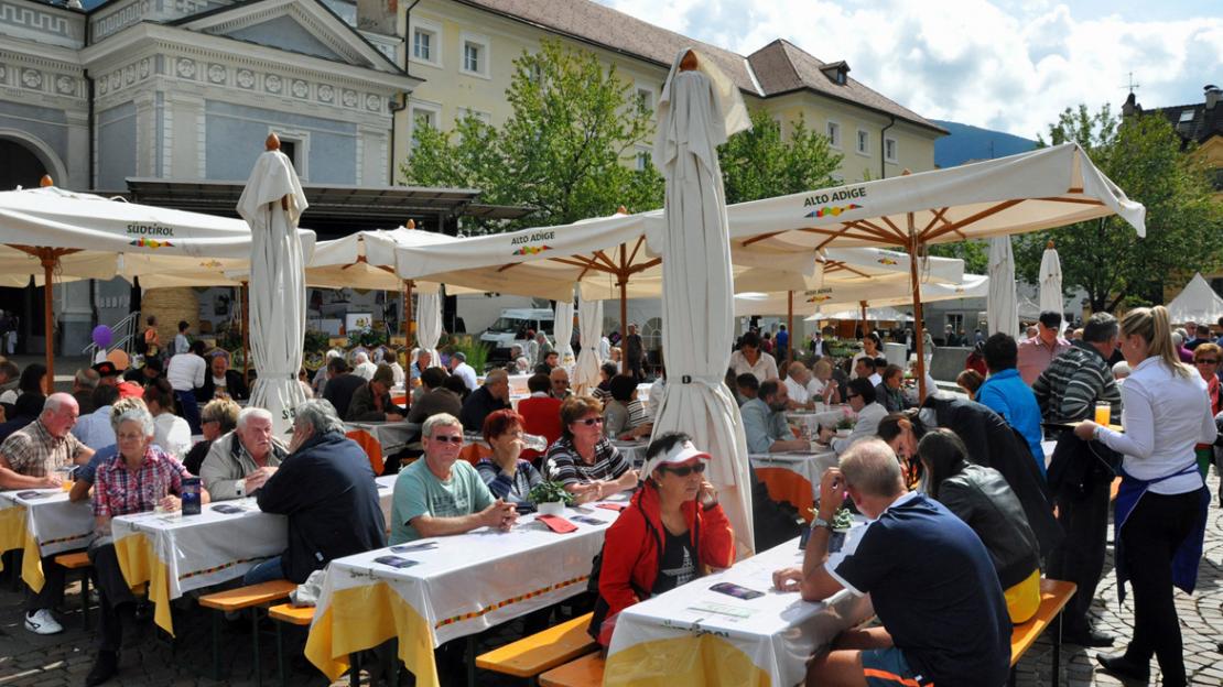 Il sistema produttivo culturale e creativo contribuisce del 4,6 percento al valore aggiunto dell’Alto Adige. Il sistema produttivo culturale e creativo contribuisce del 4,6 percento al valore aggiunto dell’Alto Adige.