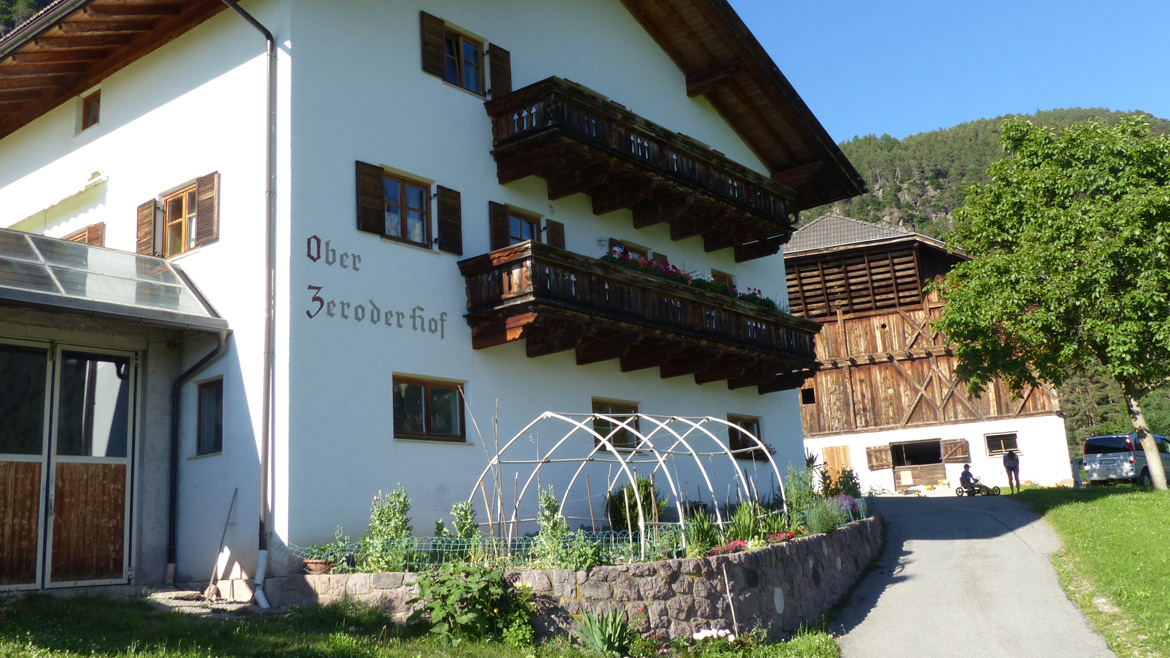 Der Oberzerod-Hof in Seis am Schlern.